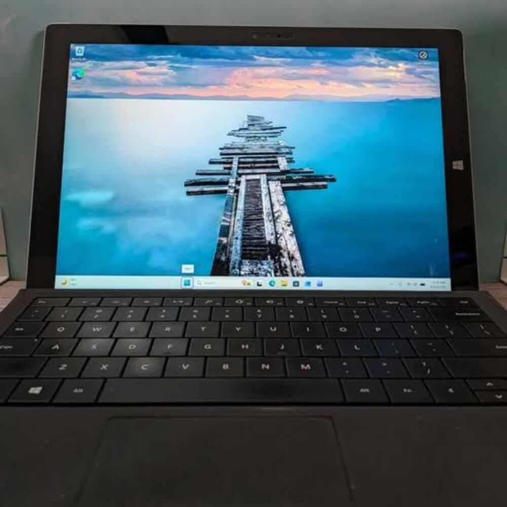 Surface Pro 3 Laptop/Tablet - 8GB RAM / 256GB SSD